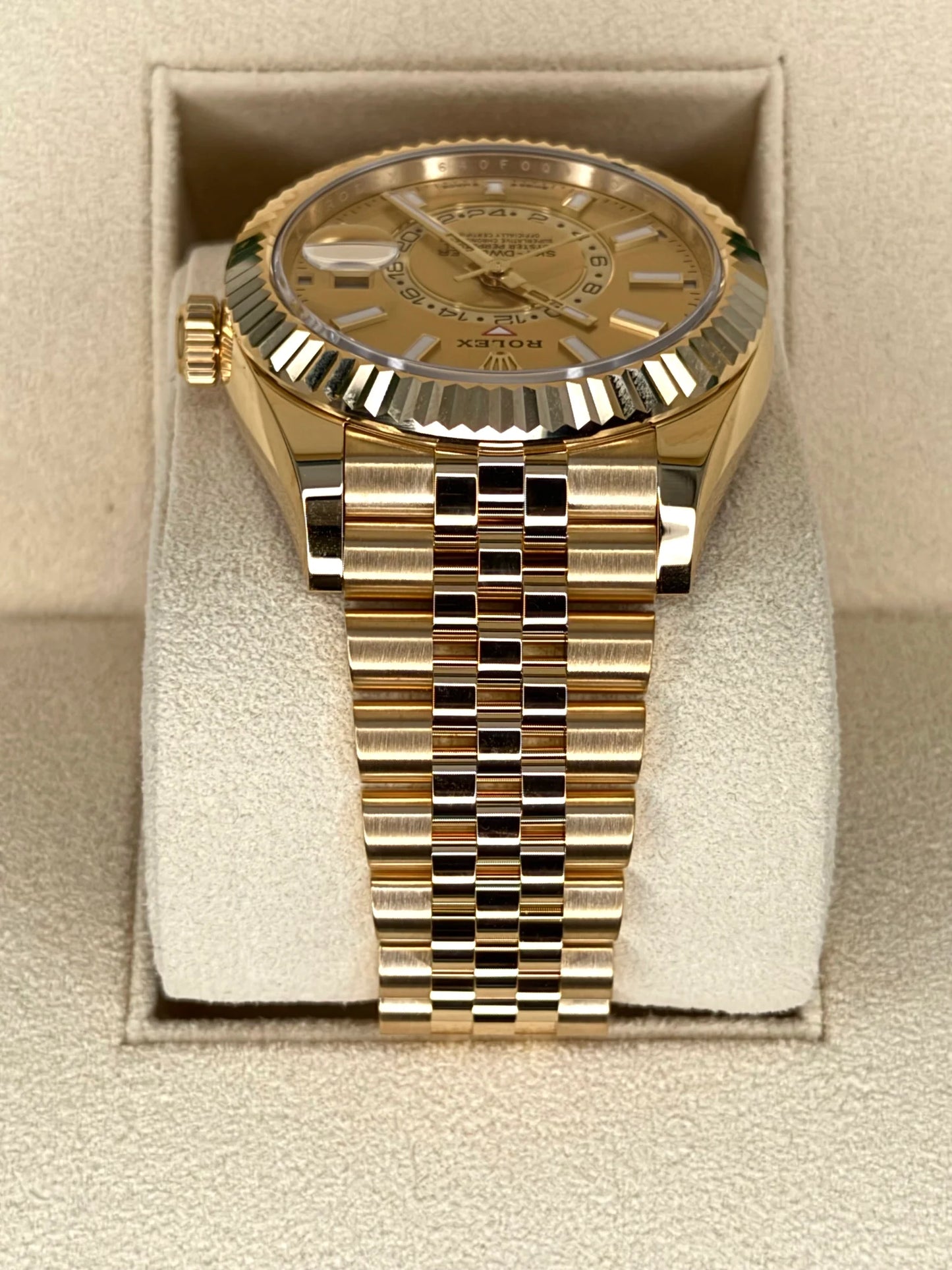 Sky-Dweller Assembled 42mm 336938 Yellow Gold Jubilee Champagne Dial