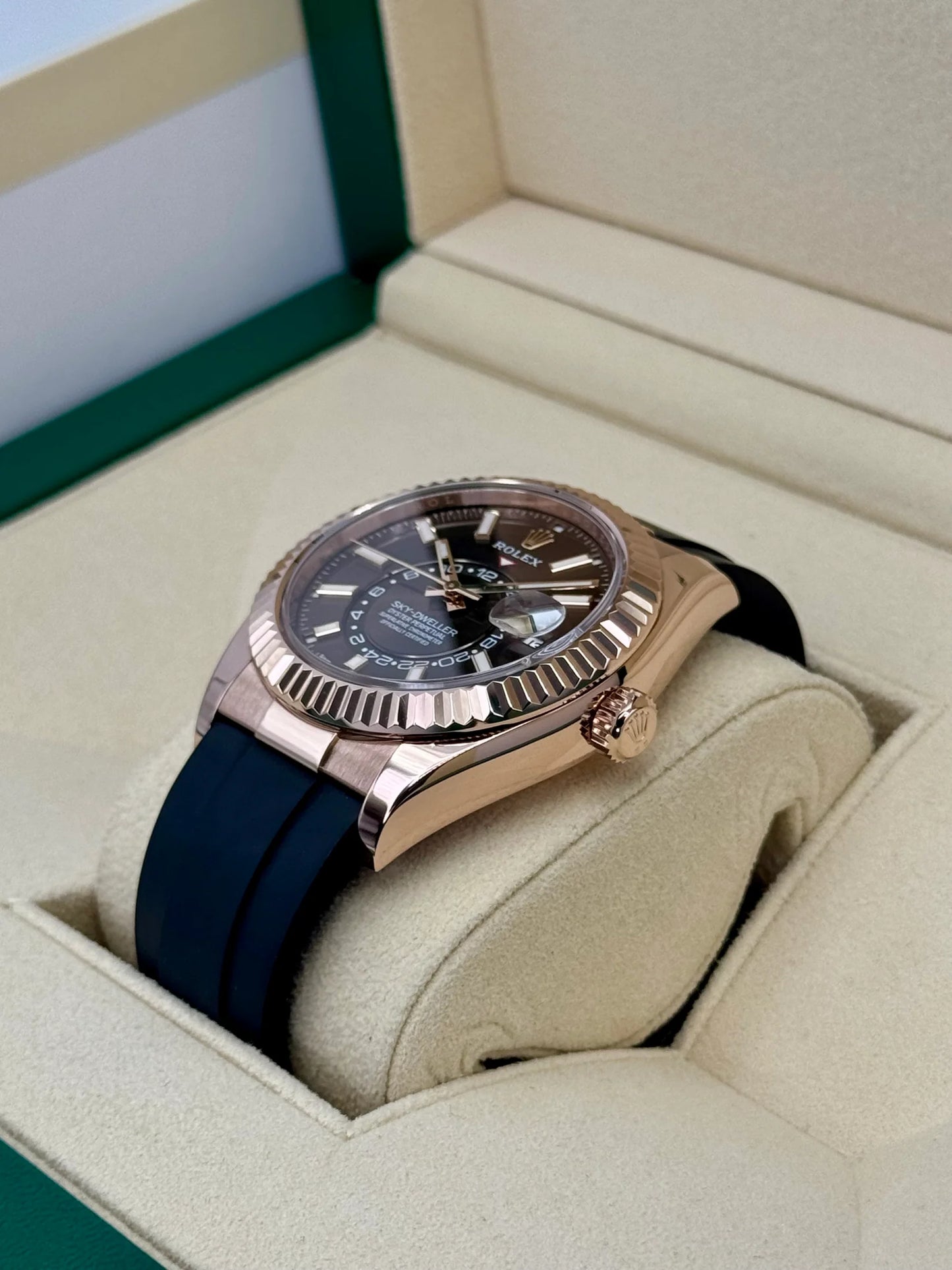 Sky-Dweller Assembled 42mm 326235 Rose Gold Oysterflex Chocolate Dial