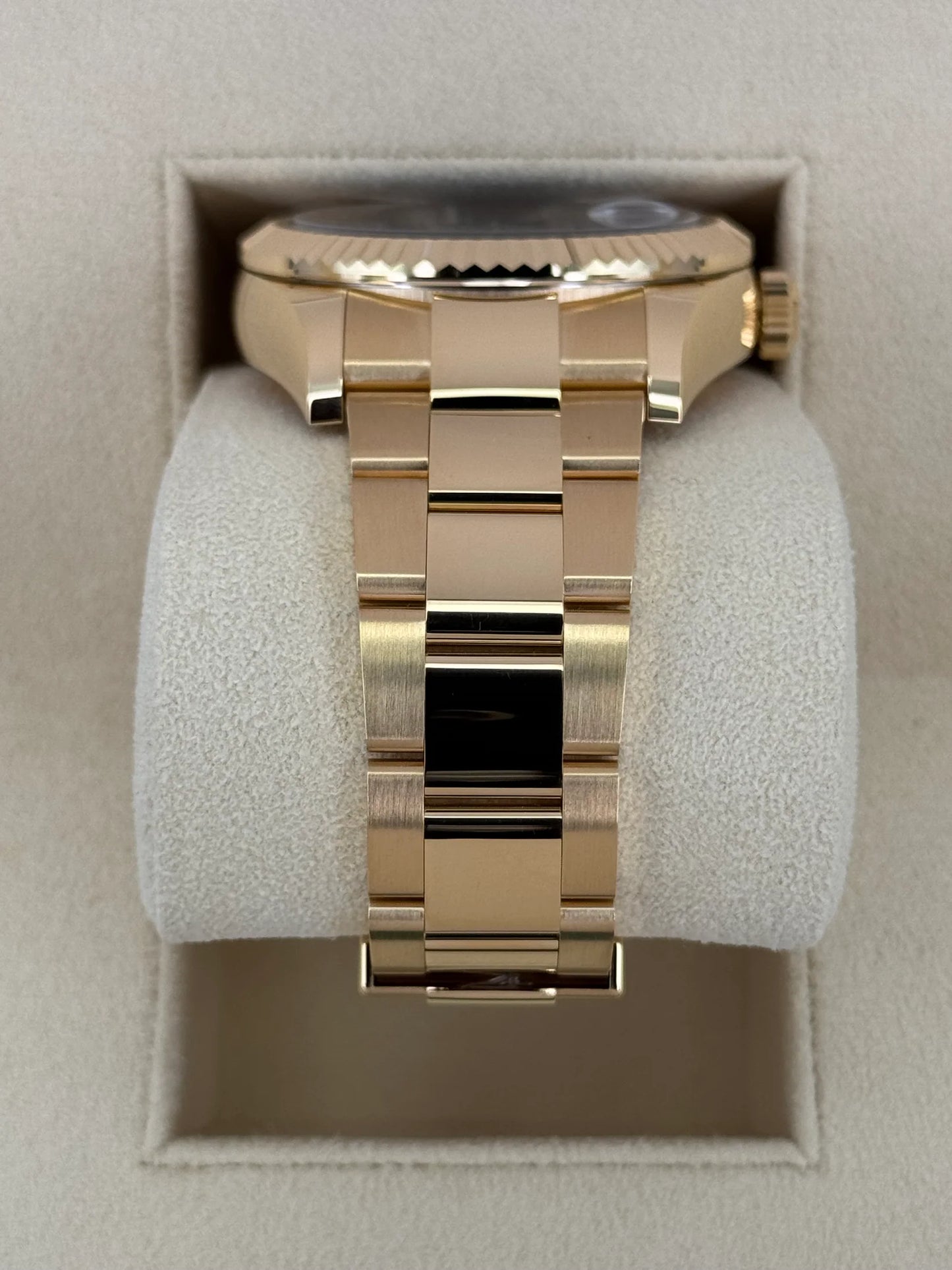 Sky-Dweller Assembled 42mm 336938 Yellow Gold Oyster Black Dial