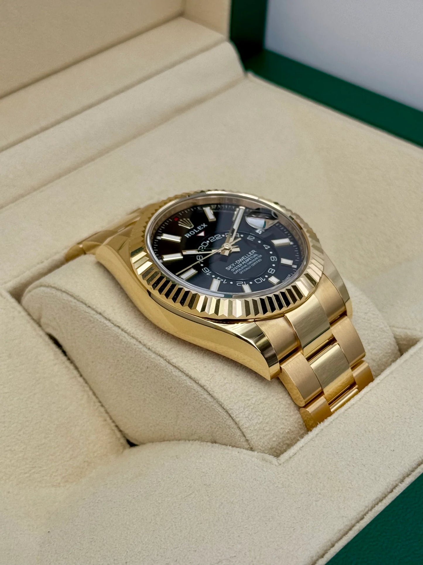 Sky-Dweller Assembled 42mm 336938 Yellow Gold Oyster Black Dial