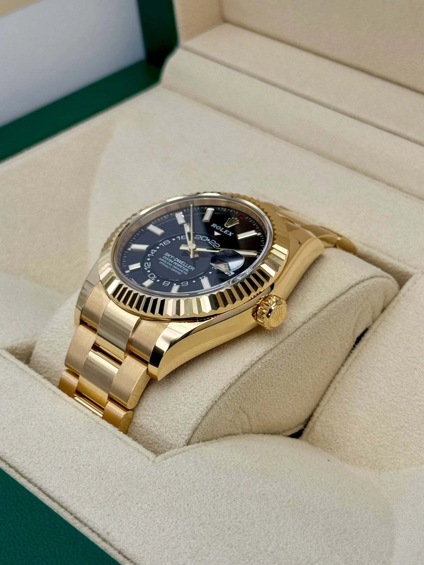 Sky-Dweller Assembled 42mm 336938 Yellow Gold Oyster Black Dial