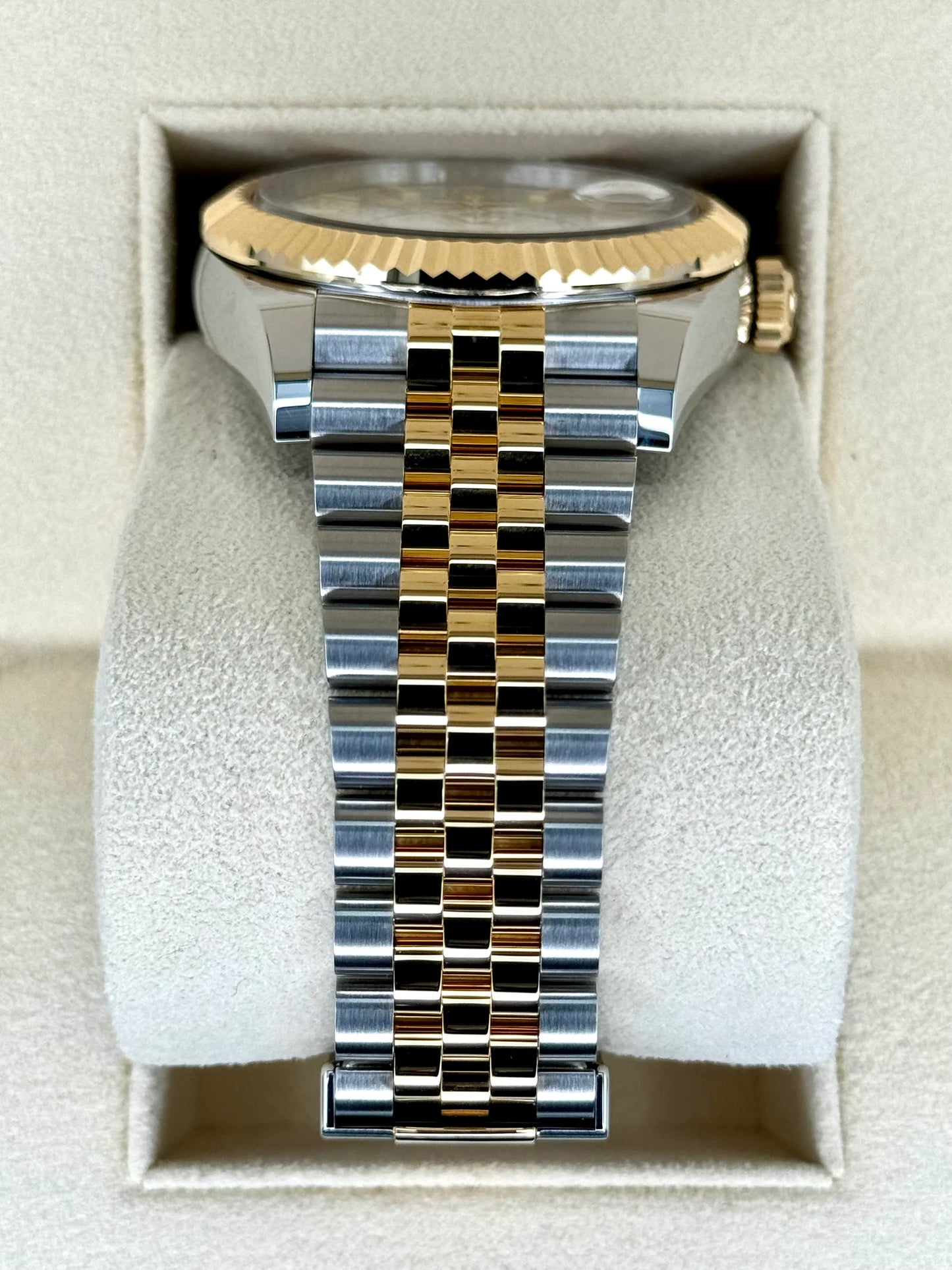 Sky-Dweller Assembled 42mm 336933 Jubilee White Dial