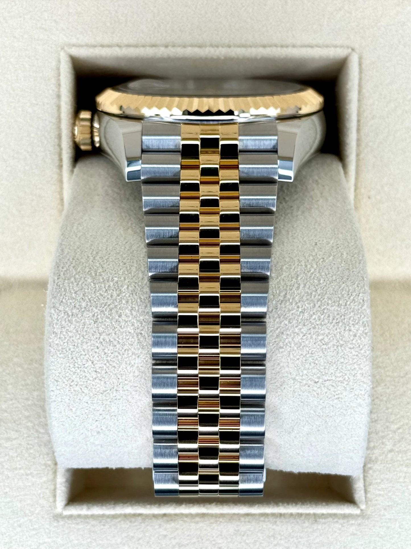 Sky-Dweller Assembled 42mm 336933 Jubilee White Dial