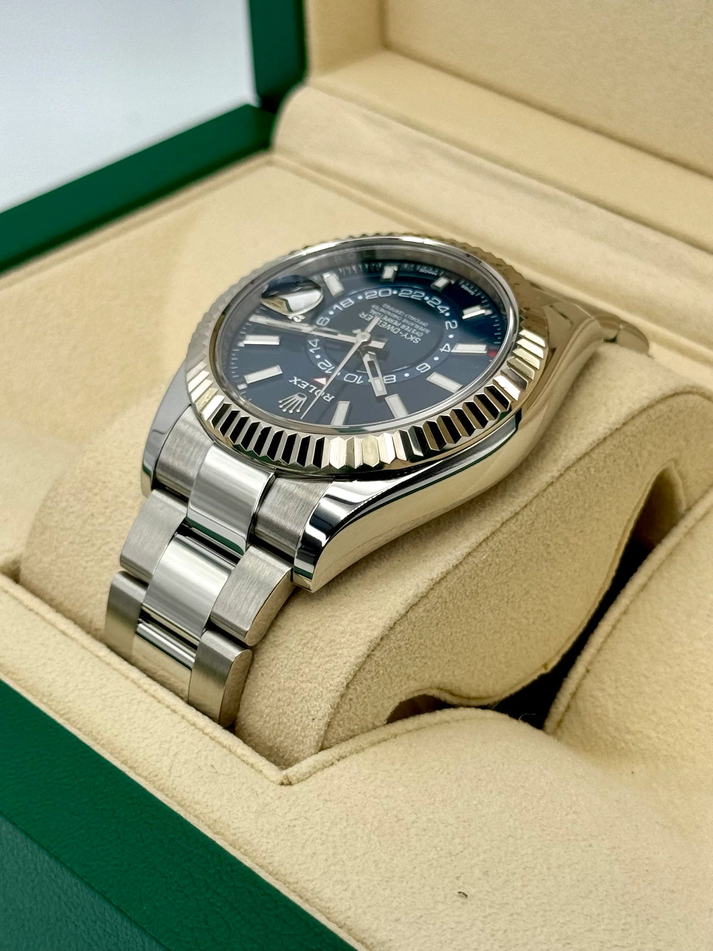 Sky-Dweller Assembled 42mm 326934 Stainless Steel Oyster Blue Dial