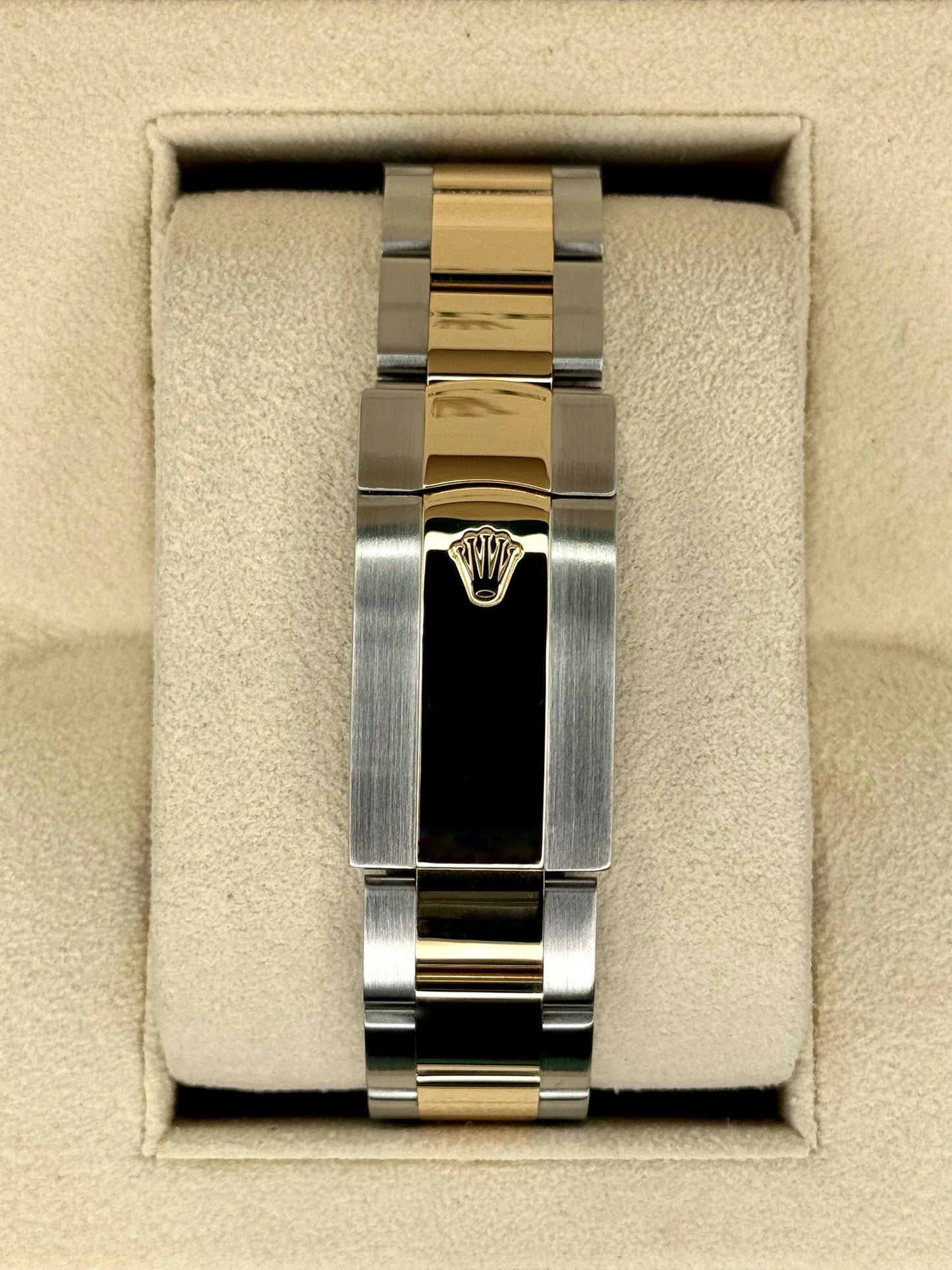 Sky-Dweller Assembled 42mm 326933 Two-Tone Oyster Champagne Dial