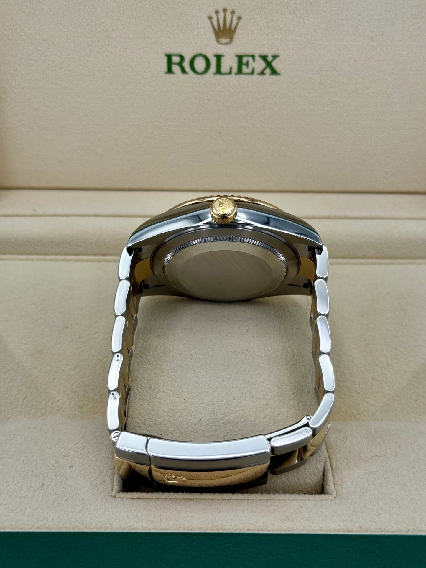 Sky-Dweller Assembled 42mm 326933 Two-Tone Oyster Champagne Dial