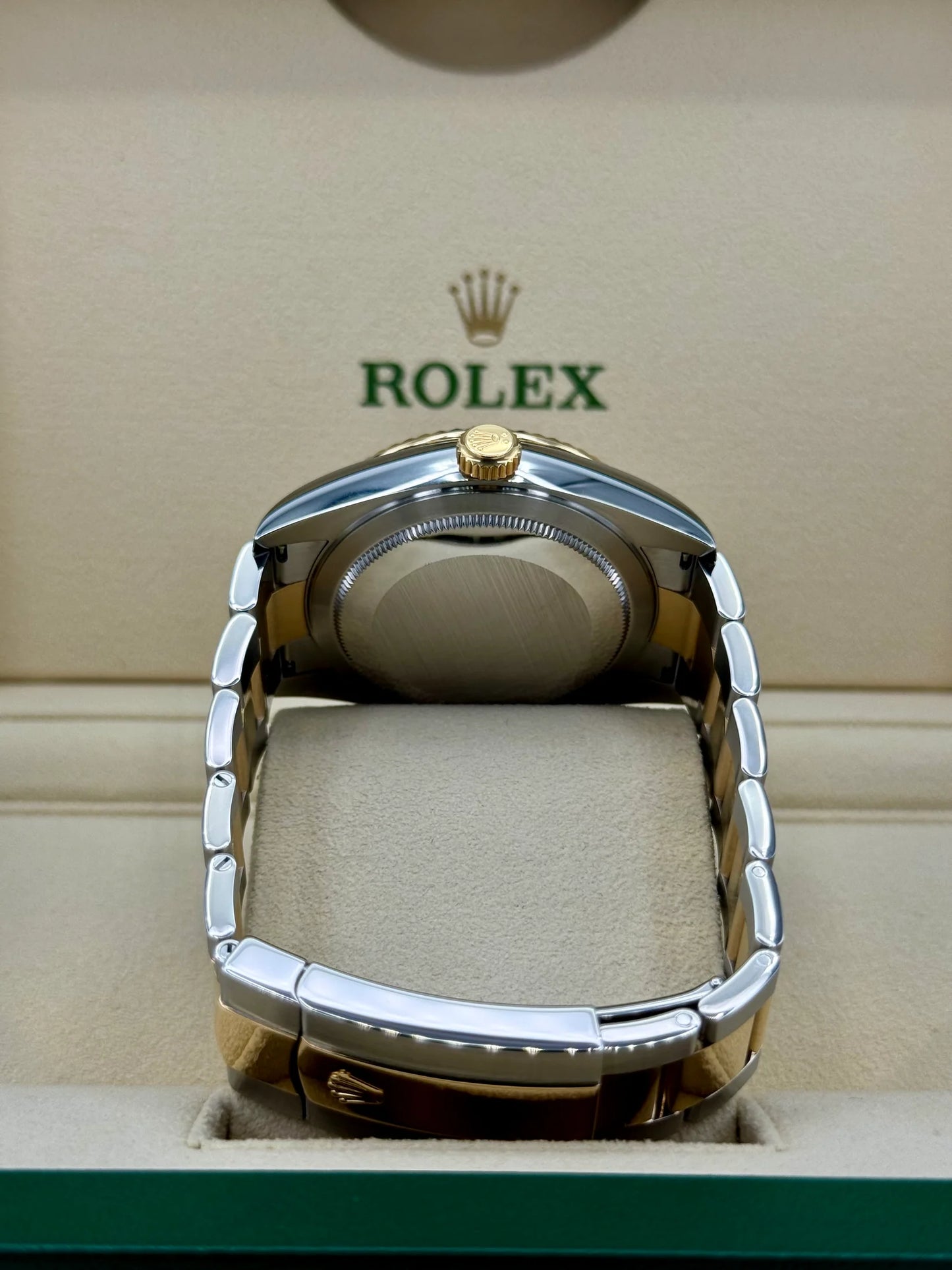 Sky-Dweller Assembled 42mm 326933 Two-Tone Oyster White Dial