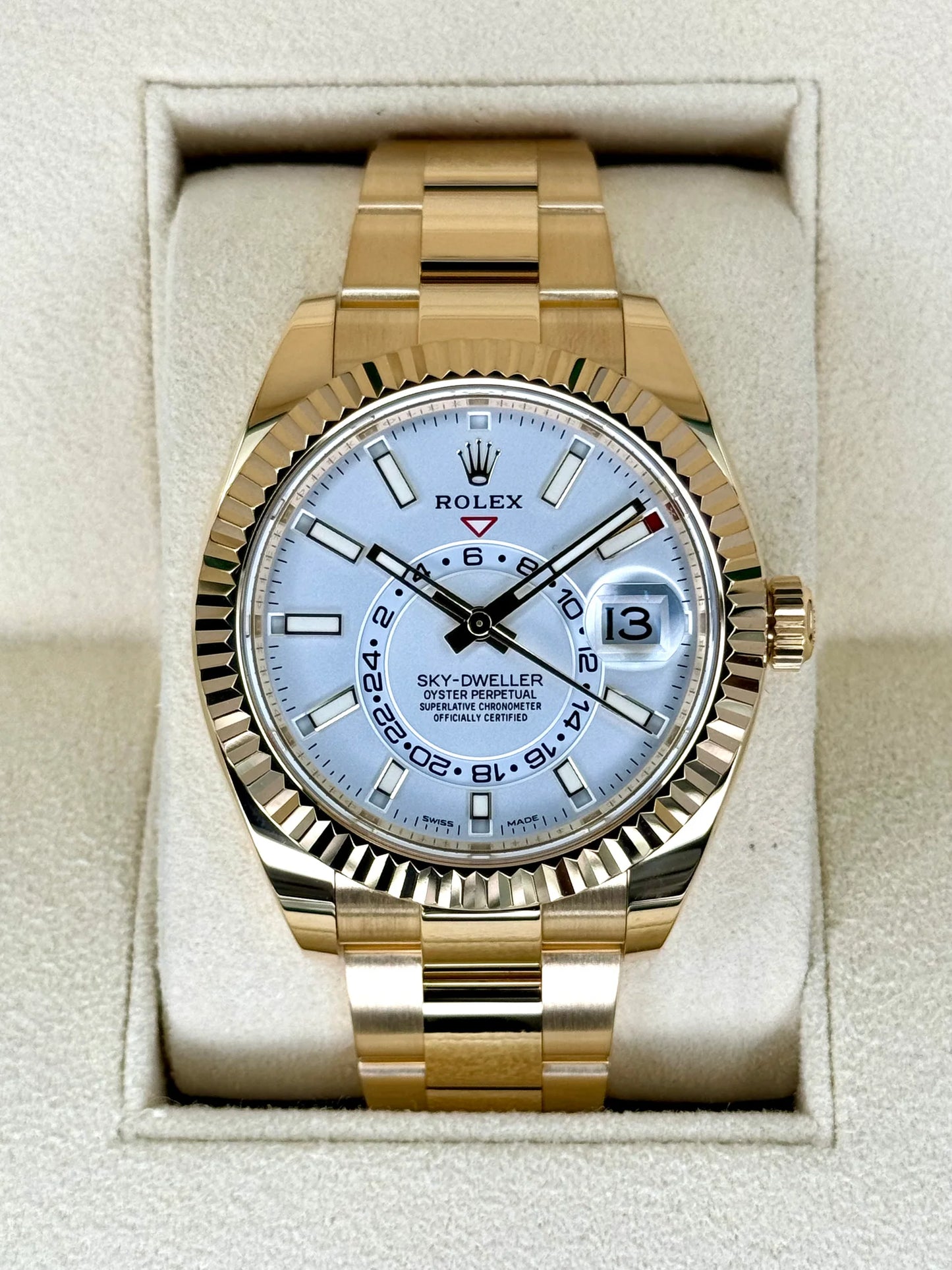 Sky-Dweller Assembled 42mm 326938 18K Yellow Gold Oyster White Dial