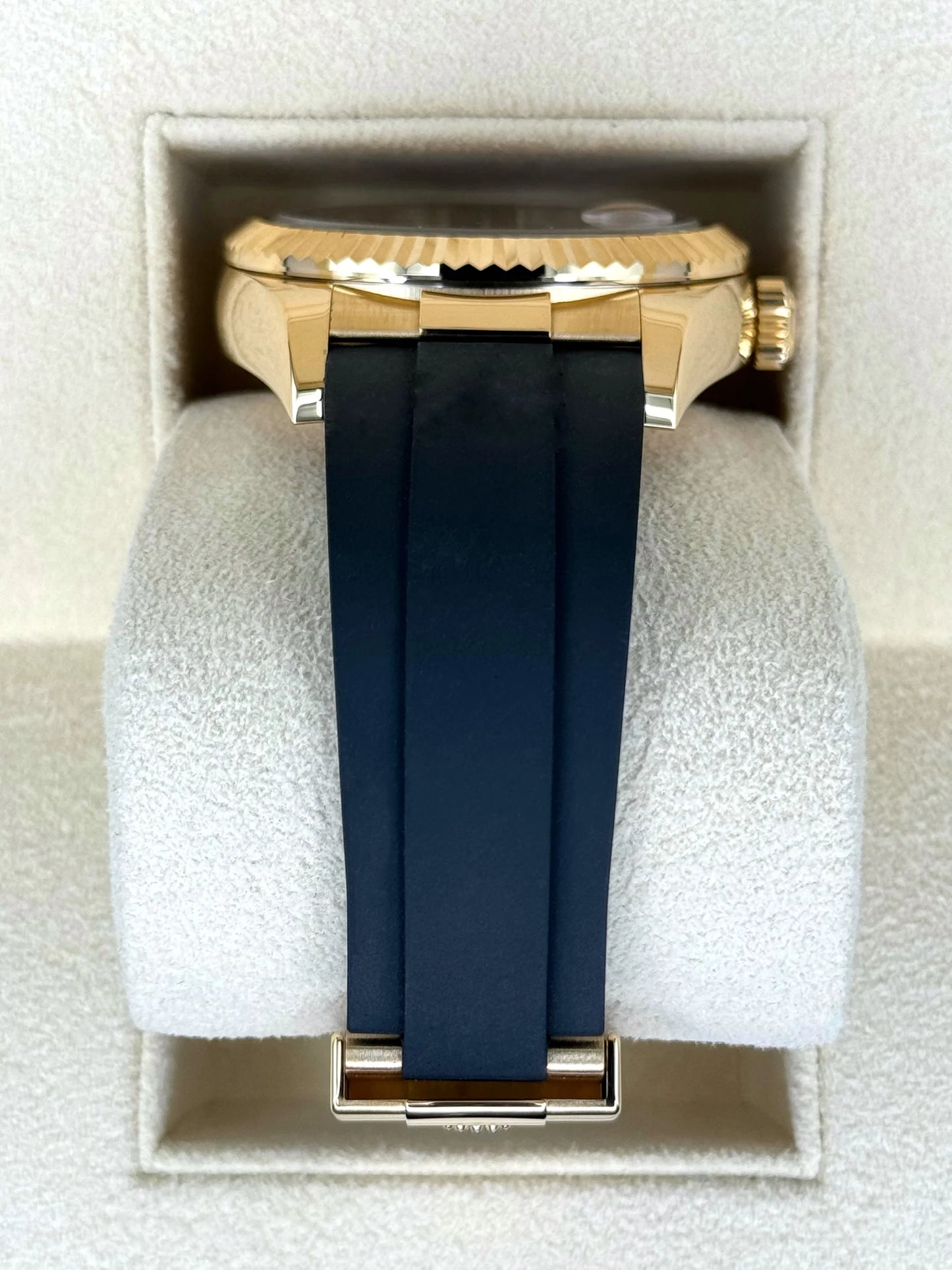 Sky-Dweller Assembled 42mm 336238 Yellow Gold Oysterflex Champagne Dial