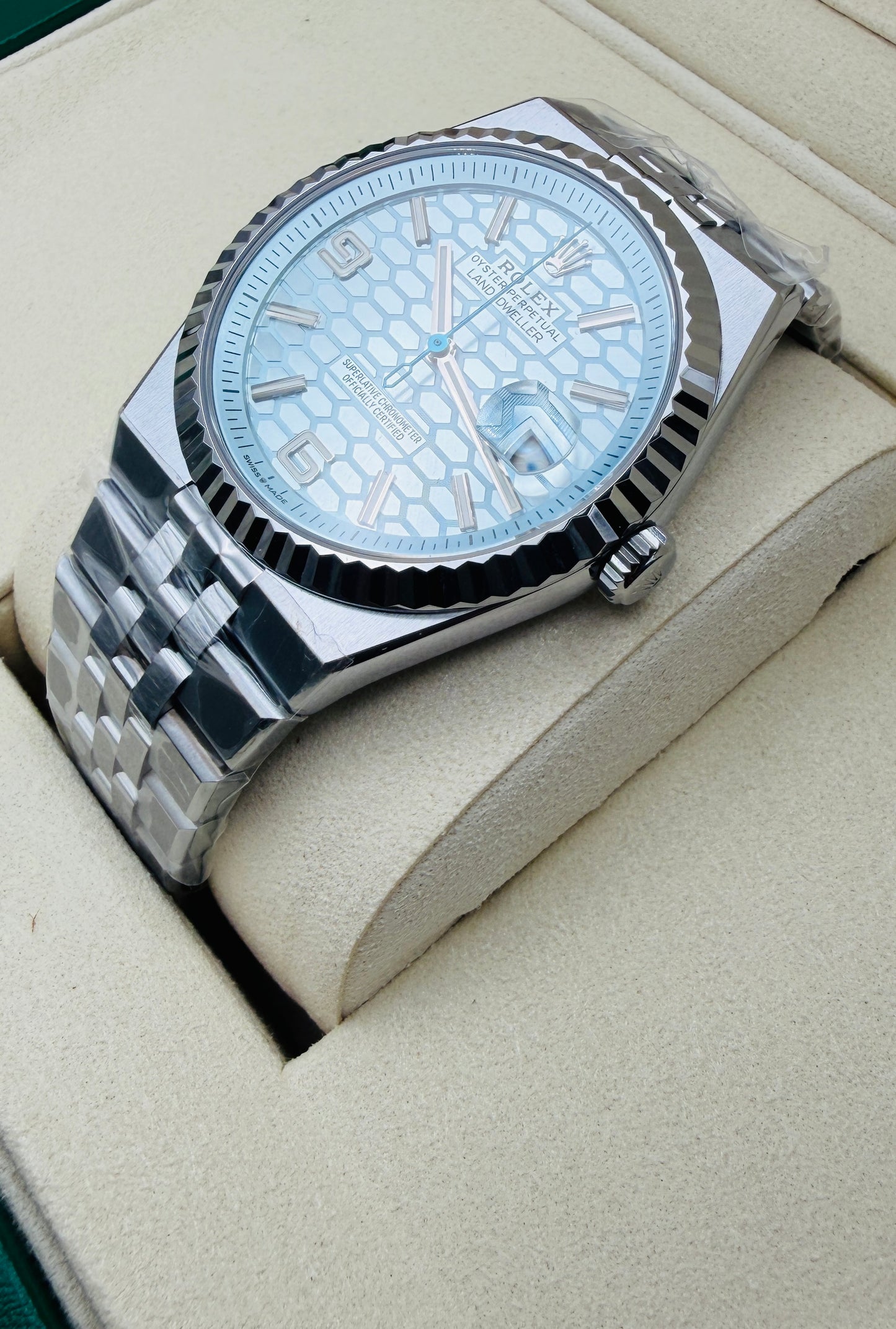NEW 2025 Land-Dweller 90% 40 mm steel-platinum plated