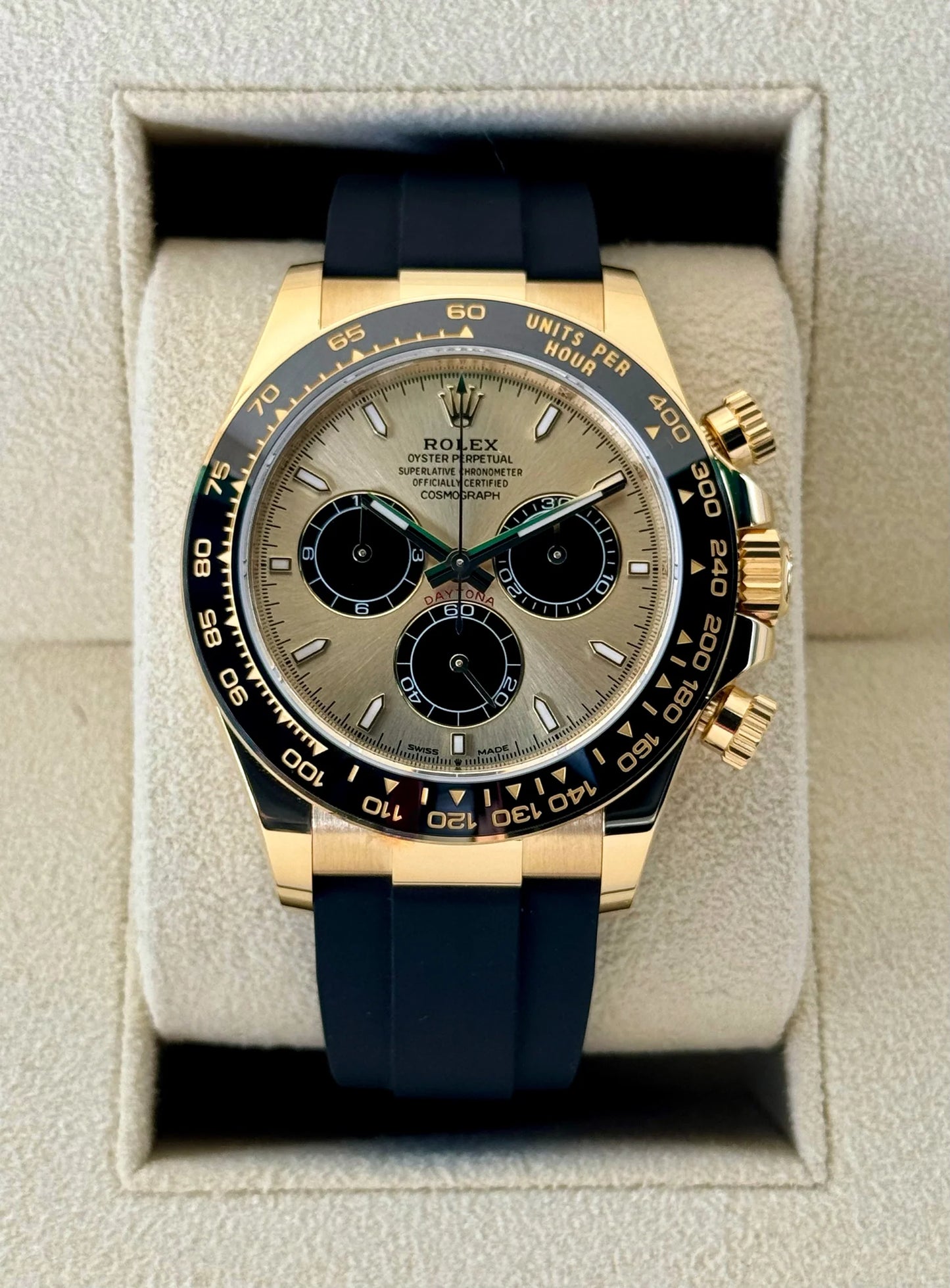 Daytona Assembled (100) NEW 2024 40mm 126518LN Oysterflex Champagne Dial