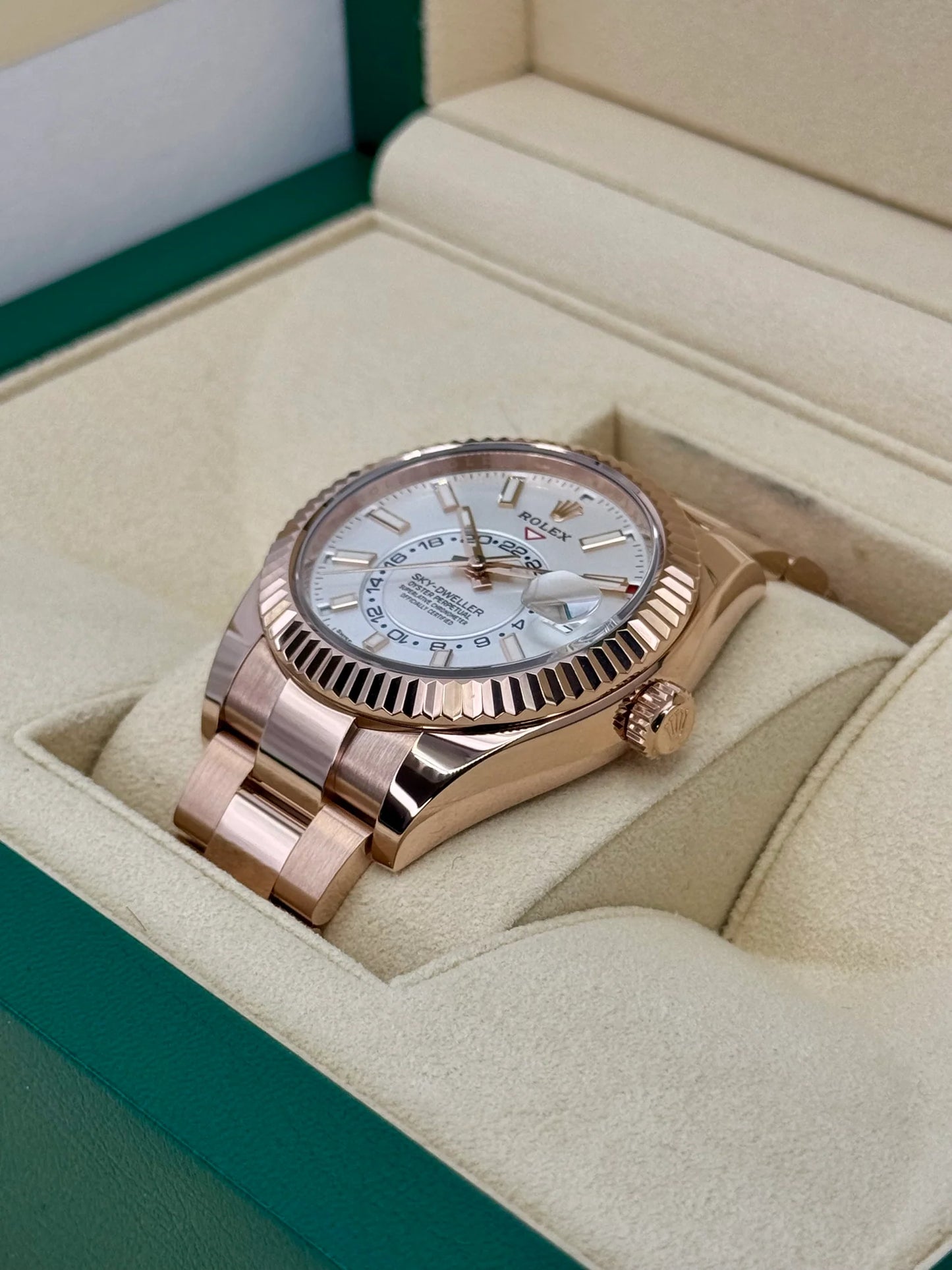 Sky-Dweller Assembled 42mm 326935 Rose Gold White Dial