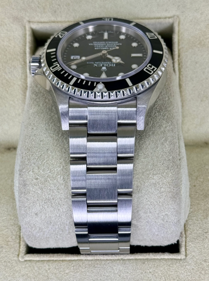 Sea-Dweller Assembled (100) 40mm 16600 Stainless Steel Black Dial