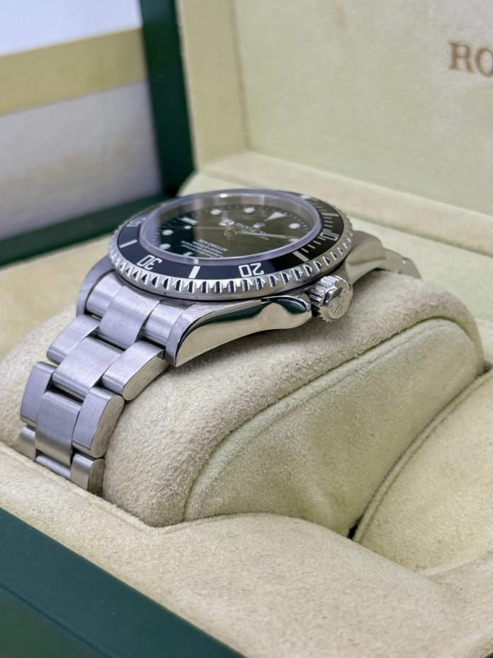 Sea-Dweller Assembled (100) 40mm 16600 Stainless Steel Black Dial