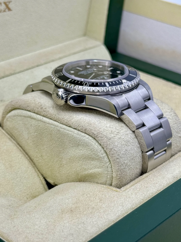 Sea-Dweller Assembled (100) 40mm 16600 Stainless Steel Black Dial