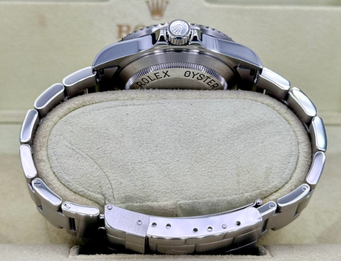Sea-Dweller Assembled (100) 40mm 16600 Stainless Steel Black Dial