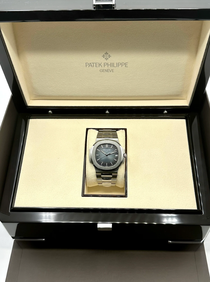 PP Nautilus Assembled 100%40mm 5711/1A-010 Stainless Steel Blue Dial