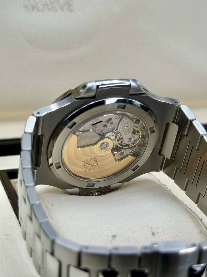 PP Nautilus Assembled 100% 40mm 5711/1A Stainless Steel Tiffany Dial