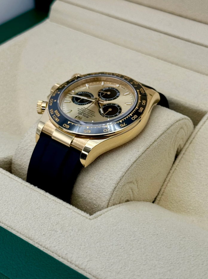 Daytona Assembled (100) NEW 2024 40mm 126518LN Oysterflex Champagne Dial