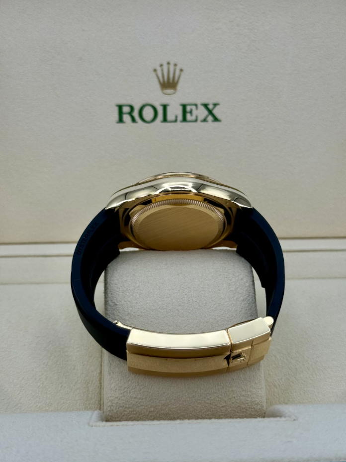 Daytona Assembled (100) NEW 2024 40mm 126518LN Oysterflex Champagne Dial