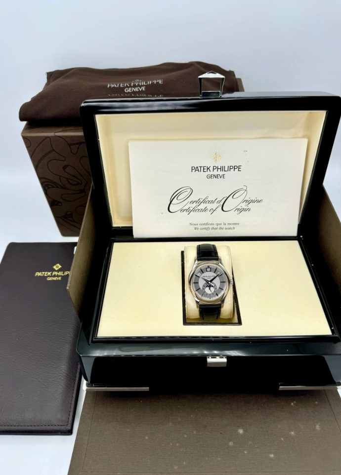 PP Jaarlijkse Kalender Geassembleerd 90% 40mm 5205G Wit Goud Grijze Wijzerplaat