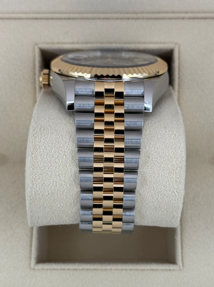 Sky-Dweller Assembled 42mm 336933 Jubilee Black Dial