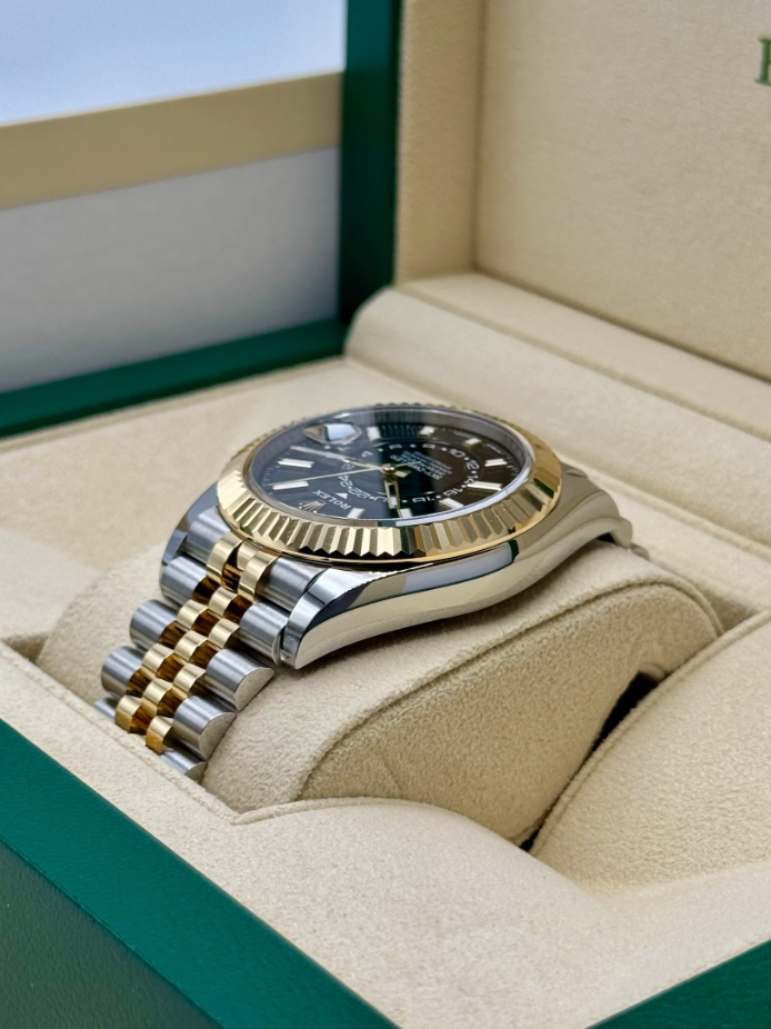 Sky-Dweller Assembled 42mm 336933 Jubilee Black Dial