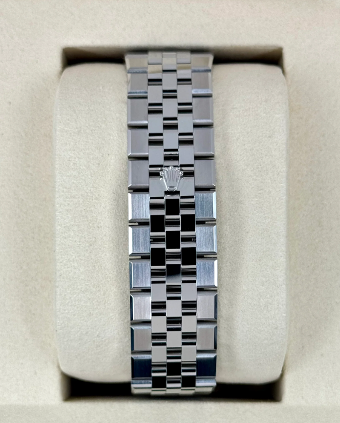 NEW 2025 Land-Dweller 90% 40mm 127334 Stainless Steel Jubilee White Dial