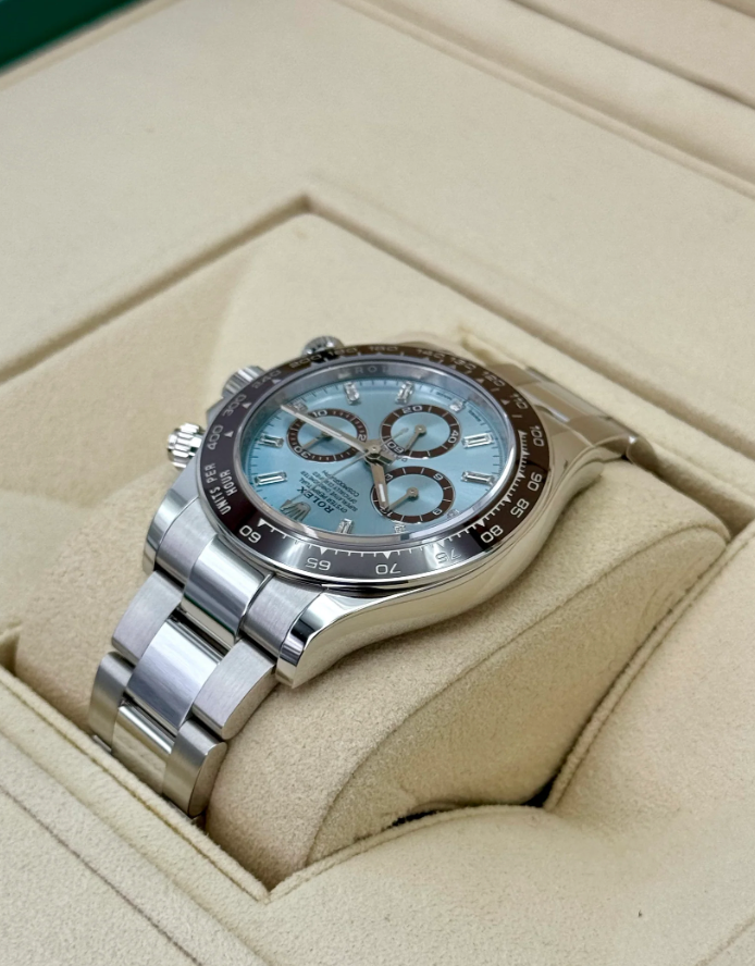 NEW 2025 Daytona Assembled (100) 40mm 126506 Platinum Ice Blue Diamond Baguette Dial