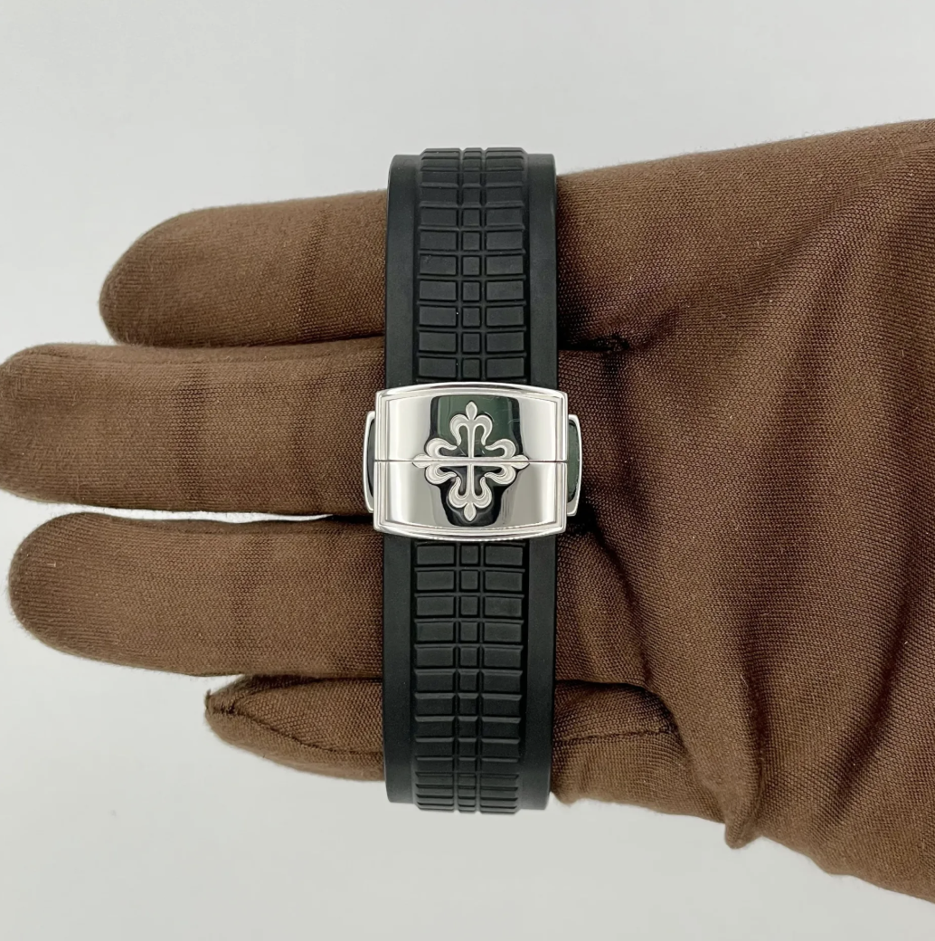 PP Assembled 90% Aquanaut 5168G 42.2mm White Gold Black Dial
