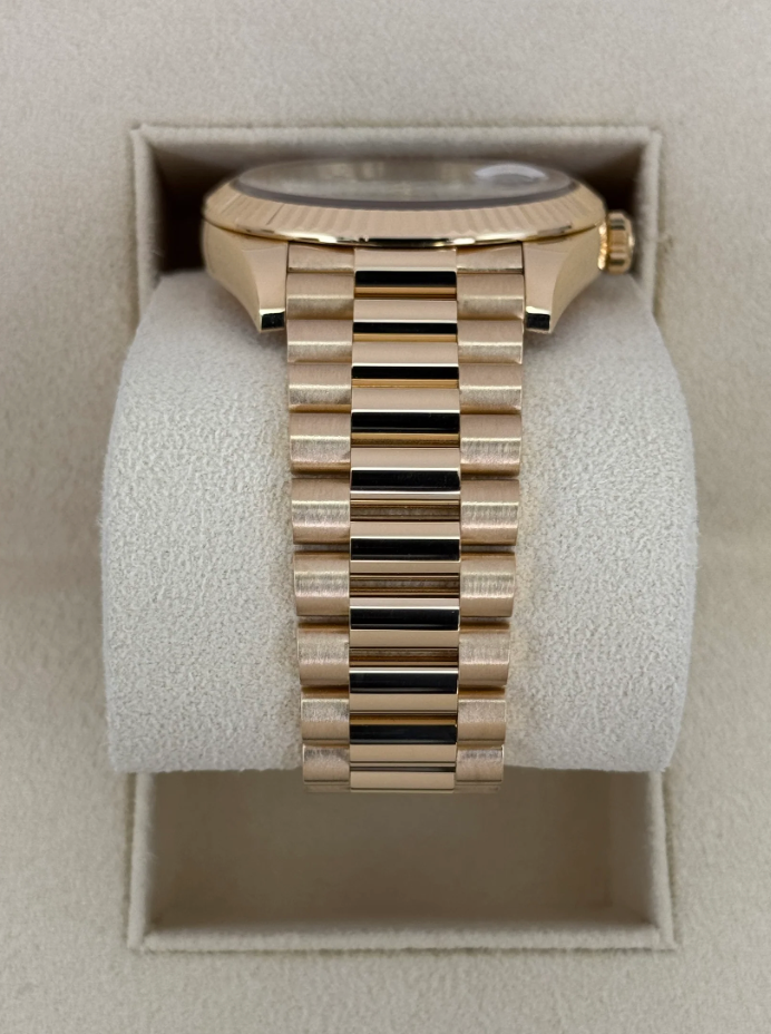 NEW 2025 Day-Date Assembled 40mm 228238 Mother Of Pearl Diamond Dial