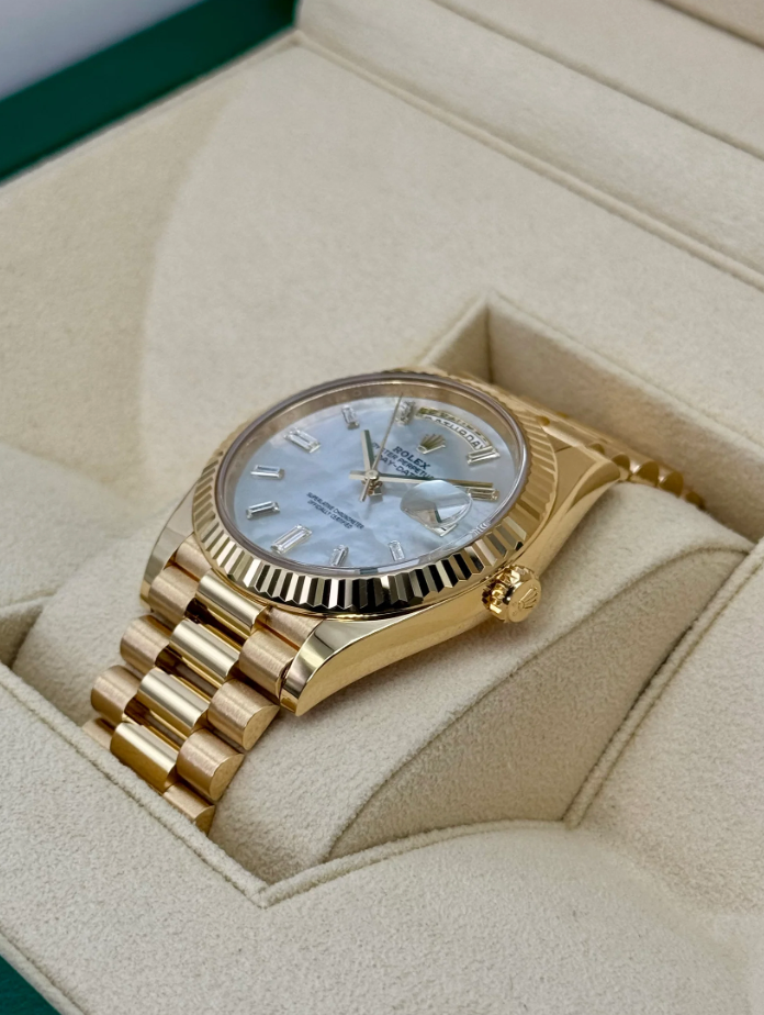 NEW 2025 Day-Date Assembled 40mm 228238 Mother Of Pearl Diamond Dial