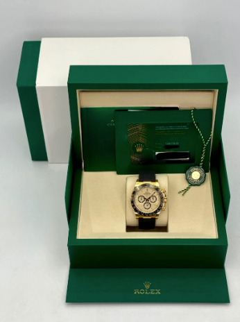 Daytona 2025 ensamblado de 40 mm 126518LN en oro amarillo con esfera champán y Oysterflex