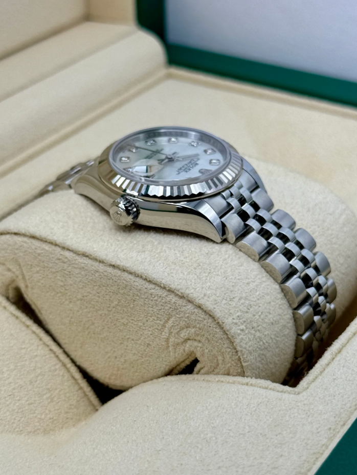 Datejust Assembled (80) NEW 2024 Lady Datejust 28mm 279174 Jubilee MOP Diamond Dial