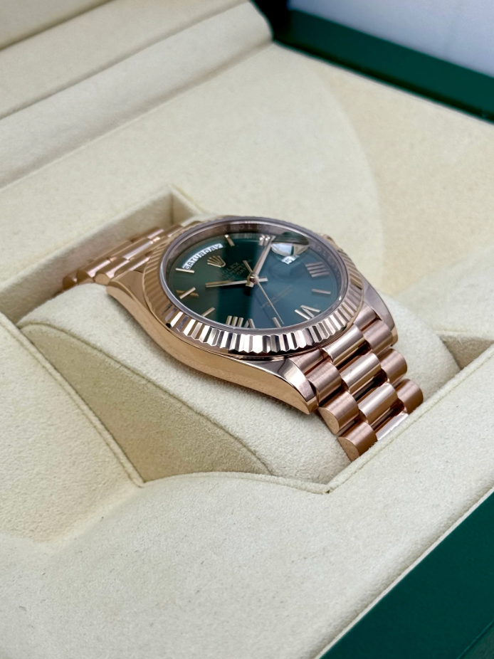 Day-Date Assembled 40mm 228235 Presidential Rose Gold Olive Dial
