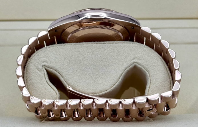 Day-Date Assembled 40mm 228235 Presidential Rose Gold Olive Dial