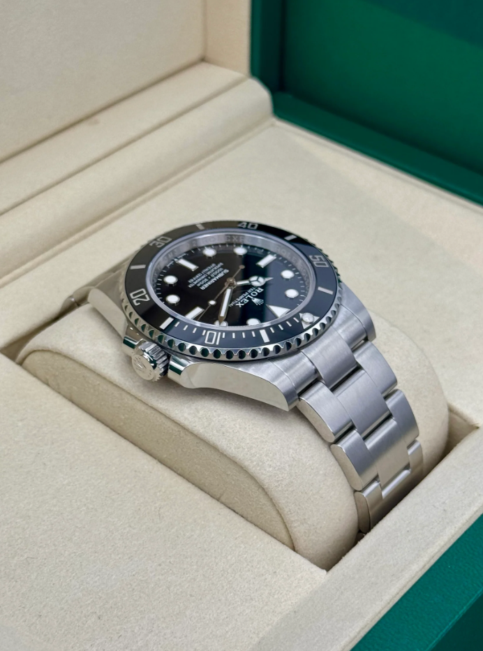 Submariner Assembled (100) 41mm 124060 Stainless Steel Black Dial