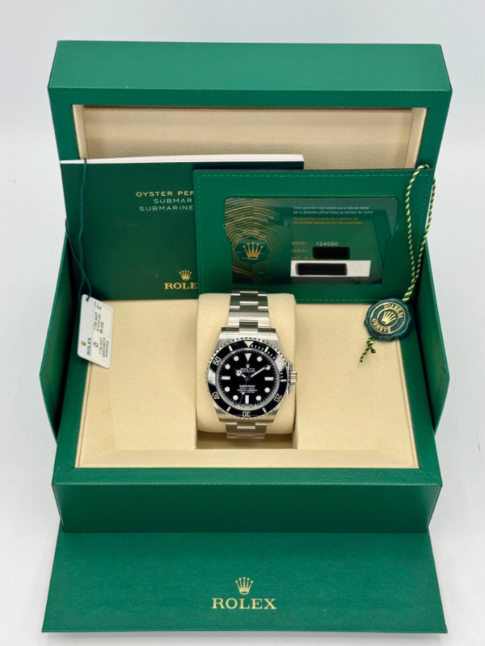 Submariner Assembled (100) 41mm 124060 Stainless Steel Black Dial