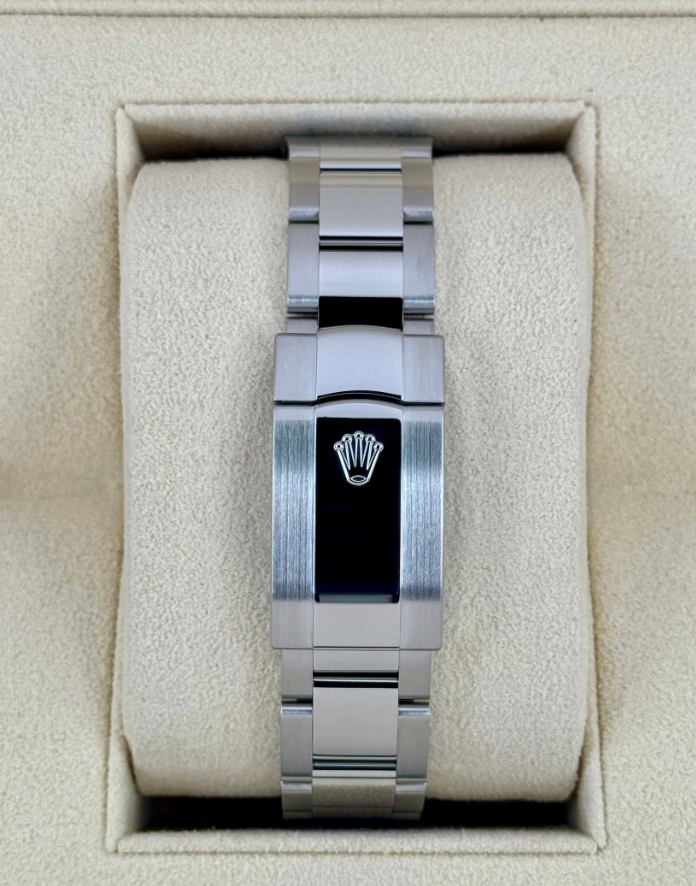 Datejust Assembled (100) 41mm 126300 Stainless Steel Oyster Silver Dial