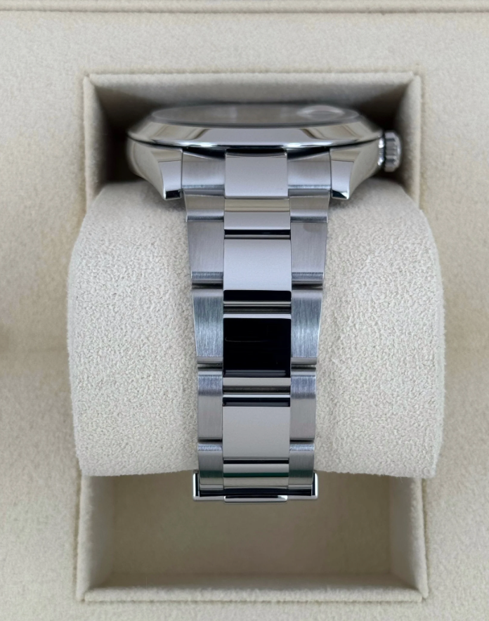 Datejust Assembled (100) 41mm 126300 Stainless Steel Oyster Silver Dial
