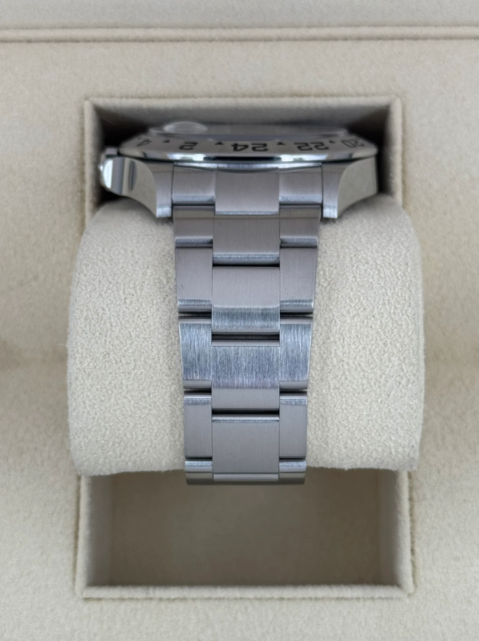 Explorer II Assembled (100) NEW 2023 Explorer II 42mm 226570 White Polar Dial