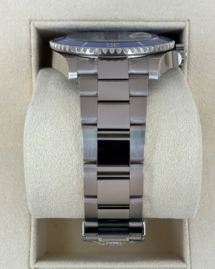 Submariner Assembled (100) 41mm Date 126619LB