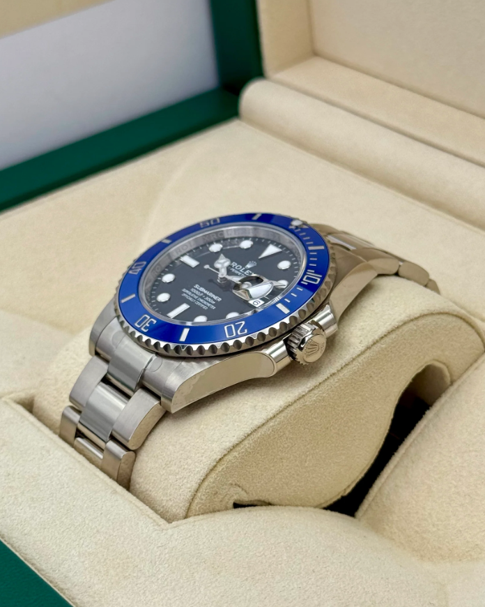 Submariner Assembled (100) 41mm Date 126619LB