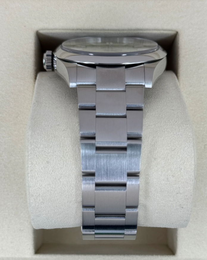 NEW 2025 Oyster Perpetual Assembled (100) 41mm 134300 Pistachio Dial