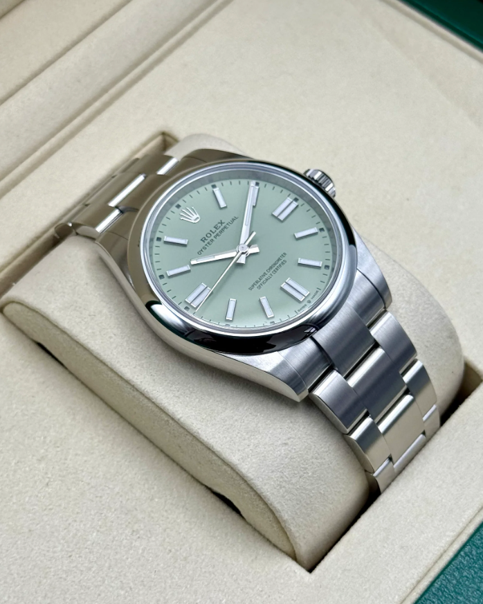 NEW 2025 Oyster Perpetual Assembled (100) 41mm 134300 Pistachio Dial