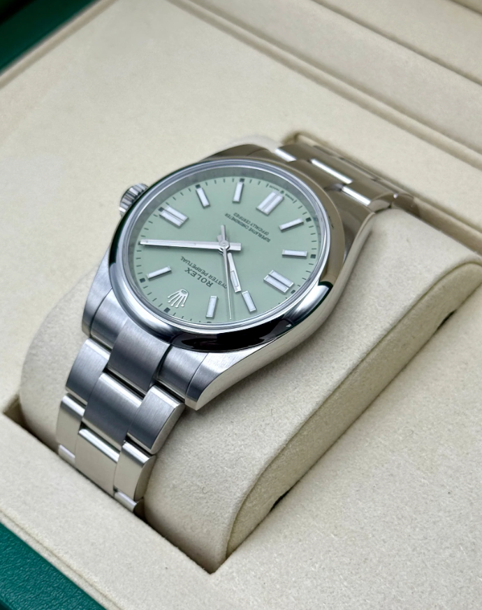 NEW 2025 Oyster Perpetual Assembled (100) 41mm 134300 Pistachio Dial