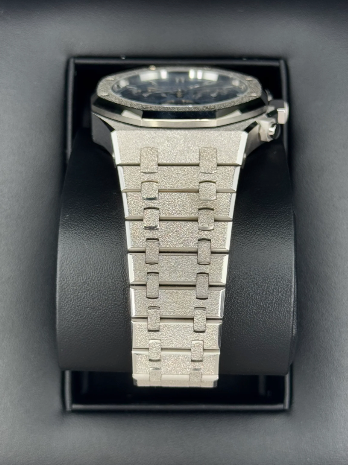 AP Assembled 90% 26240BC Frosted White Gold plated Blue Dial