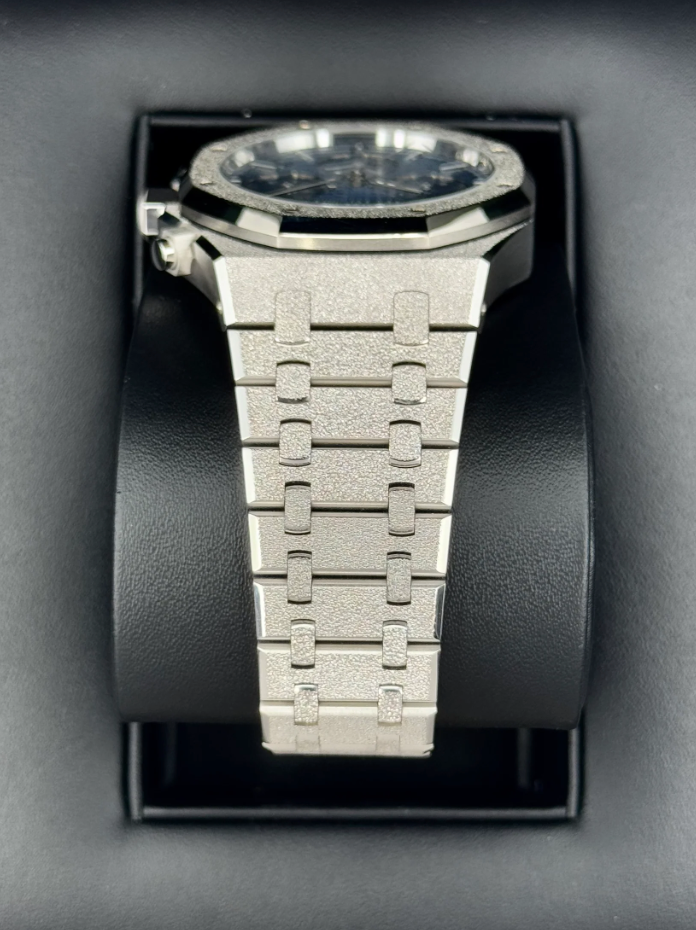 AP Assembled 90% 26240BC Frosted White Gold plated Blue Dial