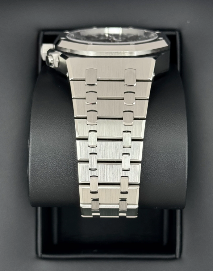 AP Assembled 100% Royal Oak Chronograph 41mm 26240ST Black Dial