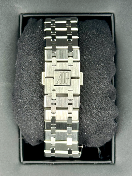 Royal assembled 100% Oak Chronograph 41mm 26240ST White Dial